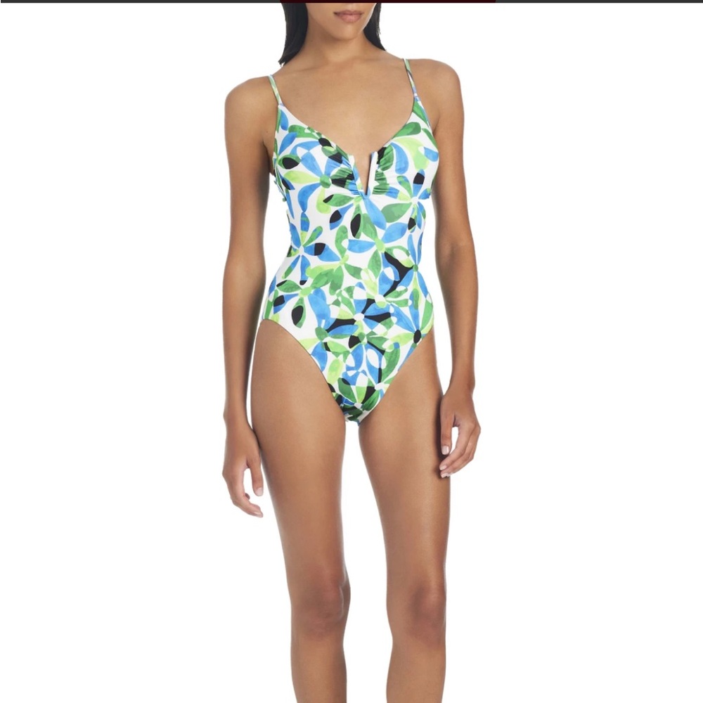 Leaf Print
SANCTUARY
Women's Sanctuary V Wire OTS One Piece Swimsuit